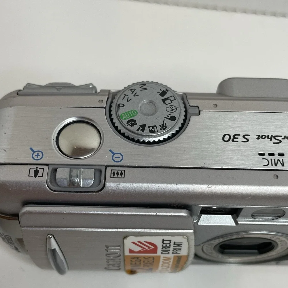 Canon PowerShot S30 3x Optical Zoom 3.0MP Silver Digital Camera No Battery Parts